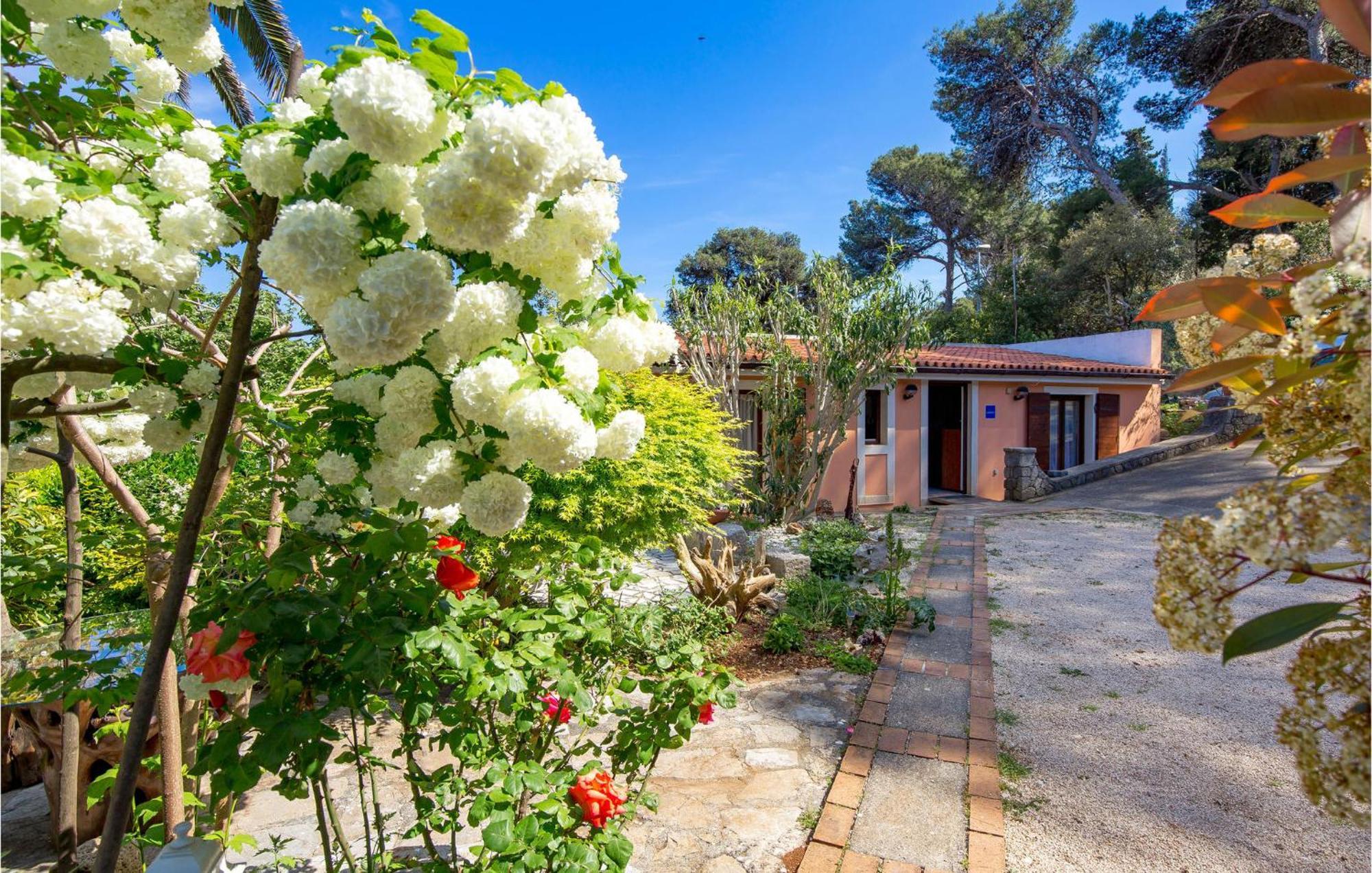 Awesome Home In Veli Losinj Veli Lošinj Exterior foto